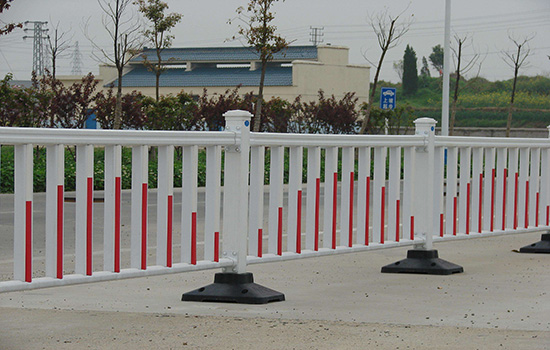 街道<a href=http://www.yiliao123.com target=_blank class=infotextkey>護(hù)欄</a>