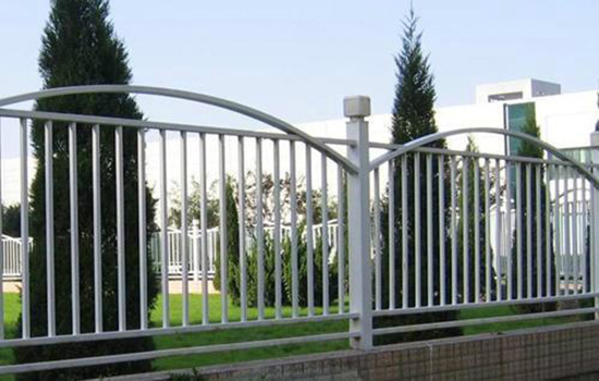 鐵藝圍墻<a href=http://www.yiliao123.com target=_blank class=infotextkey>護(hù)欄</a>