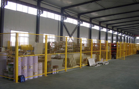 車(chē)間隔離<a href=http://www.yiliao123.com target=_blank class=infotextkey>護(hù)欄</a>