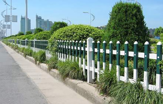 綠化草坪<a href=http://www.yiliao123.com target=_blank class=infotextkey>護(hù)欄</a>