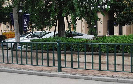 鐵藝道路<a href=http://www.yiliao123.com target=_blank class=infotextkey>護(hù)欄</a>