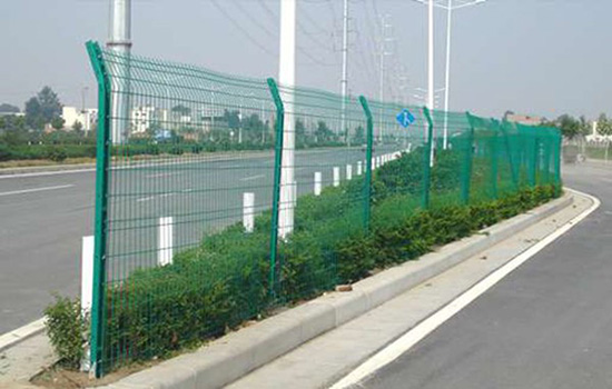 高速路<a href=http://www.yiliao123.com target=_blank class=infotextkey>護(hù)欄網(wǎng)</a>