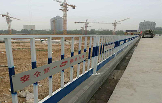 基坑防護(hù)<a href=http://www.yiliao123.com target=_blank class=infotextkey>圍欄</a>