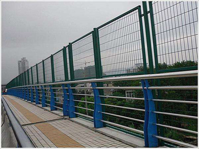 橋梁<a href=http://www.yiliao123.com target=_blank class=infotextkey>護欄網(wǎng)</a>