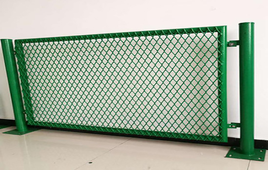 道路防護(hù)<a href=http://www.yiliao123.com target=_blank class=infotextkey><a href=http://www.yiliao123.com target=_blank class=infotextkey>圍欄</a>網(wǎng)</a>