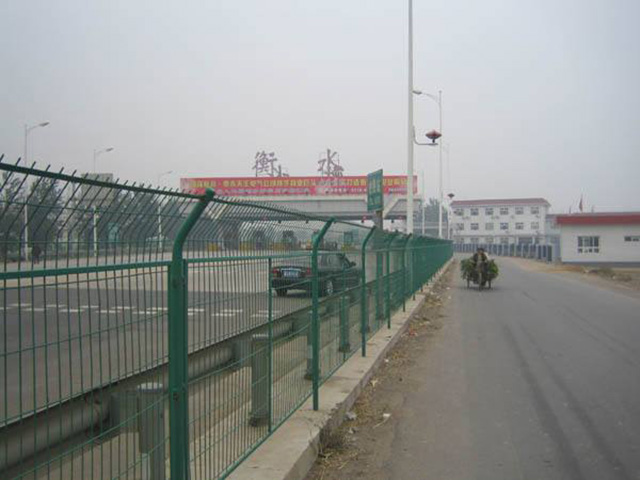 高速<a href=http://www.yiliao123.com target=_blank class=infotextkey>圍欄網(wǎng)</a>
