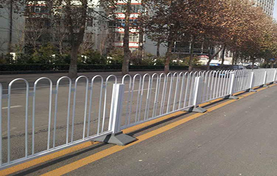 道路馬路<a href=http://www.yiliao123.com target=_blank class=infotextkey>護(hù)欄</a>