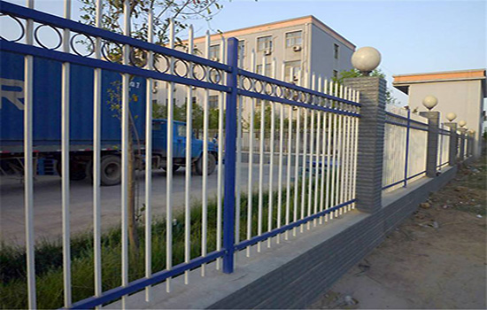 鋅鋼<a href=http://www.yiliao123.com target=_blank class=infotextkey>護(hù)欄</a>價格