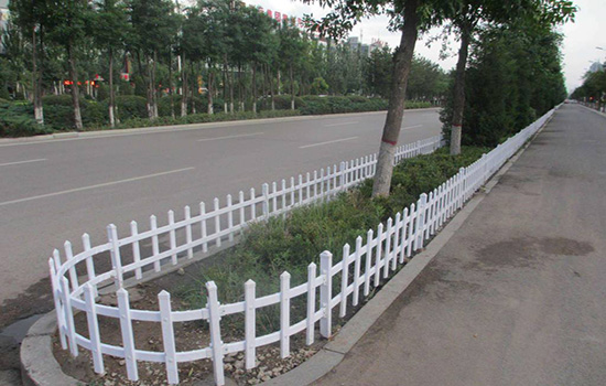綠化隔離<a href=http://www.yiliao123.com target=_blank class=infotextkey>護(hù)欄</a>