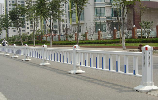 塑鋼道路<a href=http://www.yiliao123.com target=_blank class=infotextkey>護欄</a>